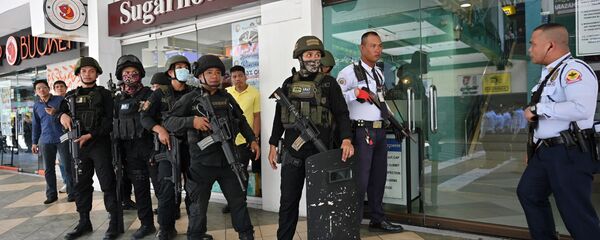 القوات الخاصة عند مركز التسوق في الفلبين - سبوتنيك عربي