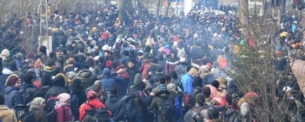 وضع اللاجئين على الحدود التركية اليونانية، تركيا، اليونان، 29 فبراير 2020 - سبوتنيك عربي