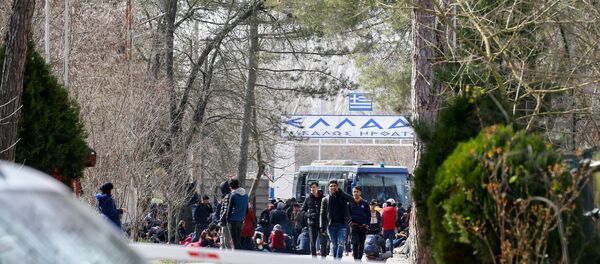 مهاجرون على الحدود التركية اليونانية، تركيا، اليونان، 28 فبراير 2020 - سبوتنيك عربي