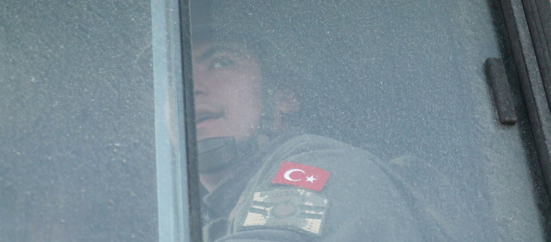 عبور المعدات العسكرية التابعة لـ الجيش التركي للحدود السورية التركية، محافظة إدلب، سوريا، تركيا 9 فبراير 2020 - سبوتنيك عربي, 1920, 26.10.2021