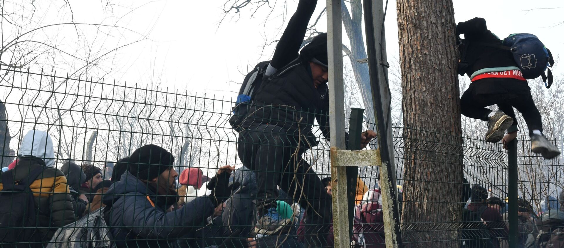 مهاجرون في معبر بازاركول الحدودي في تركيا، الحدود التركية اليونانية، 29 فبراير 2020 - سبوتنيك عربي, 1920, 18.11.2021