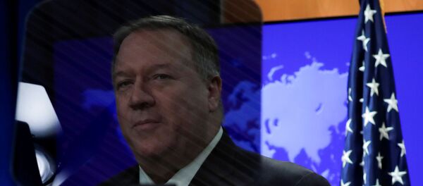 وزير الخارجية الأمريكي مايك بومبيو يلقي ملاحظات إلى وسائل الإعلام في وزارة الخارجية في واشنطن  - سبوتنيك عربي