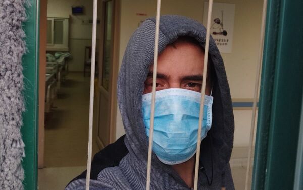 الفلسطيني محمد أبو ناموس، من غزة، يتعافى من فيروس كورونا في الصين - سبوتنيك عربي