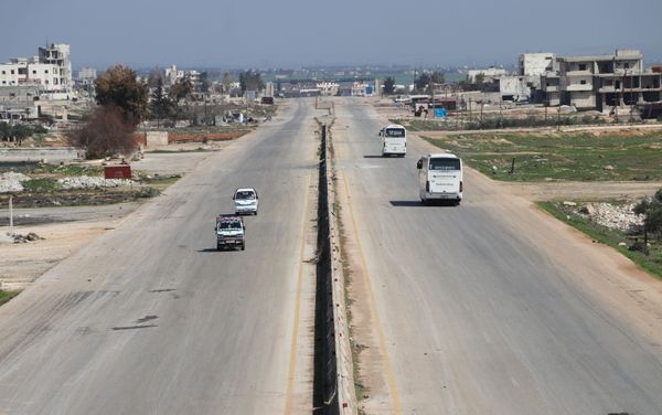 الهدوء وعودة الحياة إلى طريق حلب - دمشق الدولي إم-5 - سبوتنيك عربي