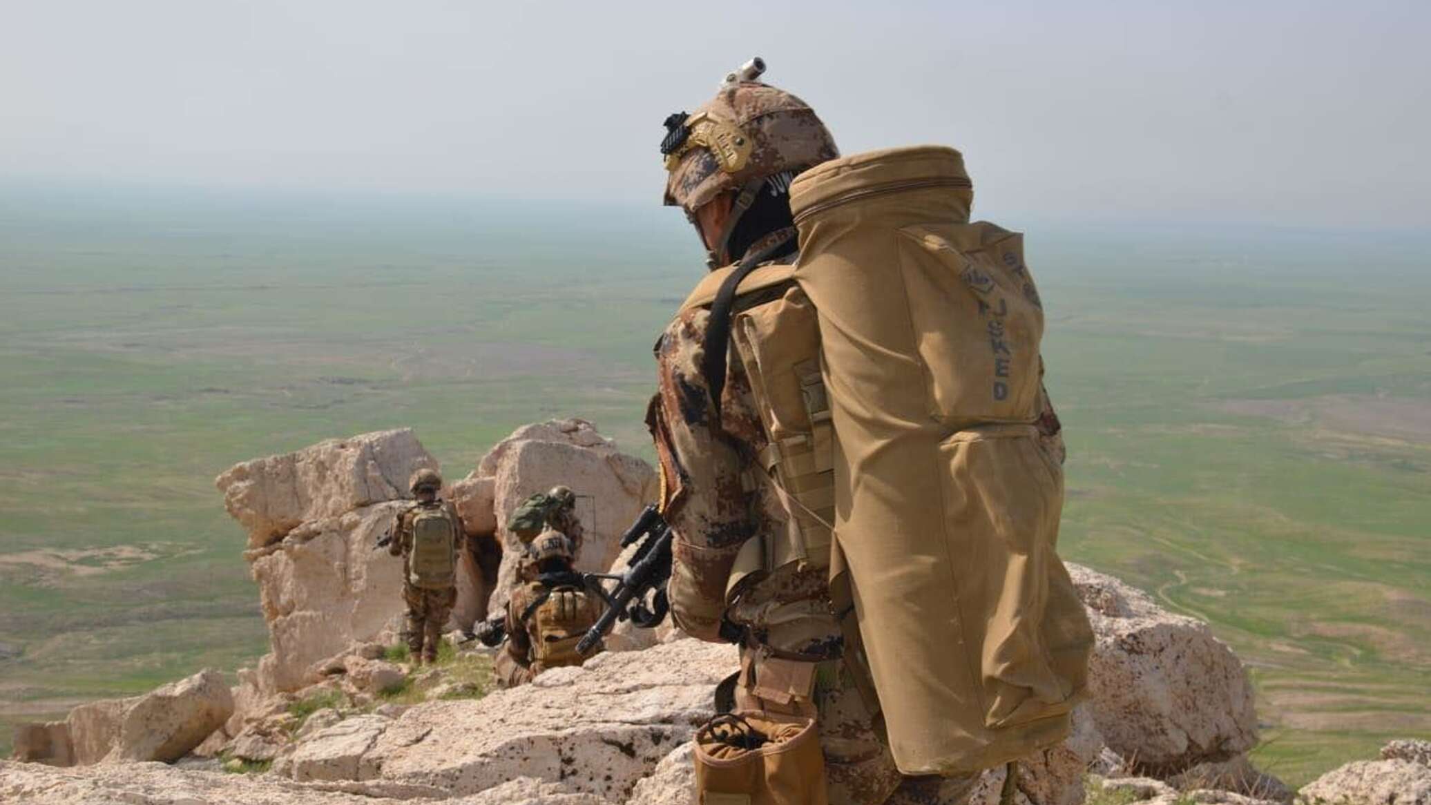 إعلام: التحالف الدولي ينقل معدات عسكرية من قاعدة في سوريا إلى العراق