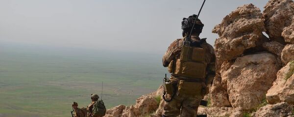 القوات العراقية تنفذ إنزالا بمشاركة التحالف الدولي وتقتل 25 إرهابيا القوات العراقية تنفذ إنزالا بمشاركة التحالف الدولي وتقتل 25 إرهابيا - سبوتنيك عربي