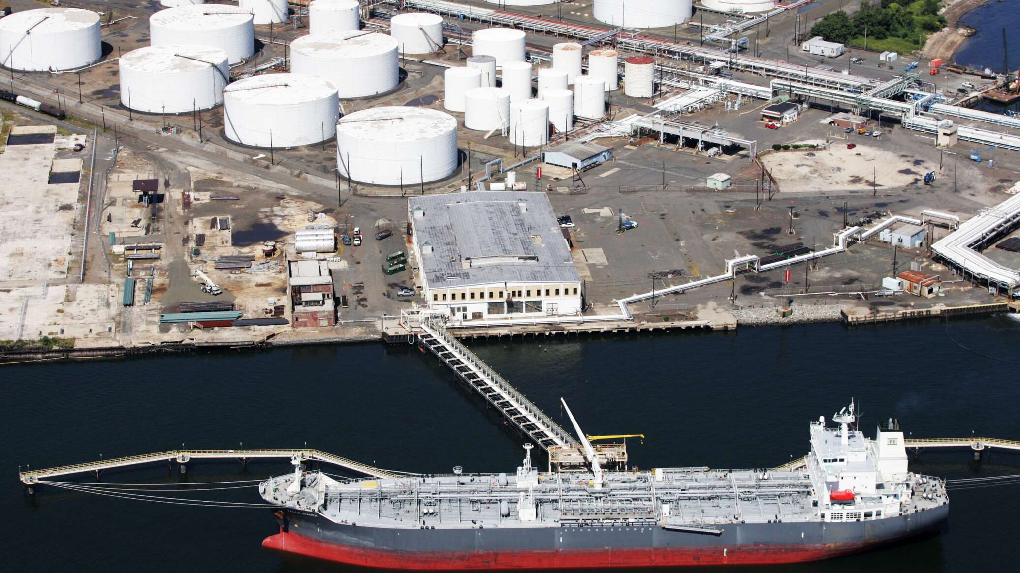 بهدف "لجم" الأسعار... واشنطن تسحب ثاني دفعة من احتياطي النفط الاستراتيجي