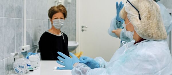 انتشار فيروس كورونا في روسيا - أخذ عينة للتحاليل الطبية في مشفى رقم  ١١٤ في سان بطرسبورغ ١٧  مارس ٢٠٢٠ - سبوتنيك عربي