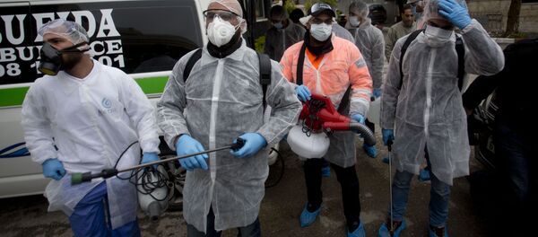  فريق لتعقيم المساجد والكنائس بسبب تفشي كورونا في رام الله، الضفة الغربية، فلسطين 7 مارس 2020 - سبوتنيك عربي