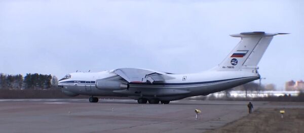 طائرة روسية تحمل مساعدات طبية وأخصائيين طبيين تتوجه من موسكو إلى إيطاليا طائرة روسية تحمل مساعدات طبية وأخصائيين طبيين تتوجه من موسكو إلى إيطاليا - سبوتنيك عربي