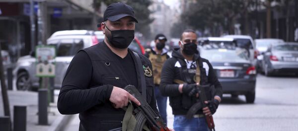 عناصر من المخابرات التابعة للجيش اللبناني في بيروت عناصر من المخابرات التابعة للجيش اللبناني في بيروت - سبوتنيك عربي