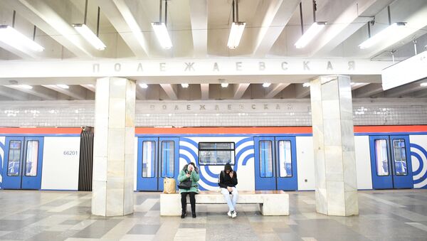 محطة مترو بوليجايفسكايا في موسكو، انتشار فيروس كورونا، روسيا 24 مارس 2020 - سبوتنيك عربي