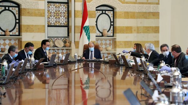 اجتماع الحكومة اللبنانية بحضور الرئيس اللبناني ميشال عون لبحث تداعيات فيروس كورونا في لبنان - سبوتنيك عربي