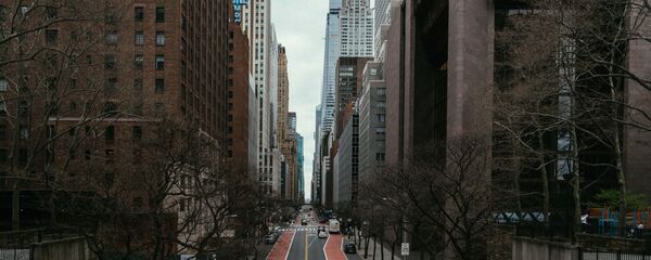 شوارع مدينة نيويورك الخالية أثناء وضع حالة الطوارئ على خلفية تفشي كورونا في البلاد، 31 مارس 2020 - سبوتنيك عربي