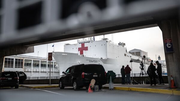 مستشفى متنقل التابع للبحرية الأمريكية في نيويورك، وضع حالة الطوارئ على خلفية تفشي كورونا في البلاد، 31 مارس 2020 - سبوتنيك عربي