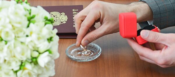 الزواج في زمن كورونا، موسكو، روسيا 4 أبريل 2020 - سبوتنيك عربي