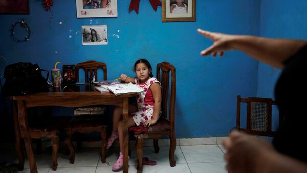 التعليم عن بعد في ظل انتشار فيروس كورونا، كوبا، أبريل 2020 - سبوتنيك عربي