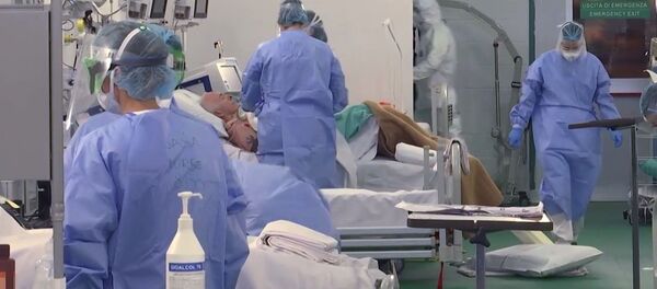 الأطباء العسكريون الروس في مشفى بيرغامو، إيطاليا 9 أبريل 2020 الأطباء العسكريون الروس في مشفى بيرغامو، إيطاليا 9 أبريل 2020 - سبوتنيك عربي