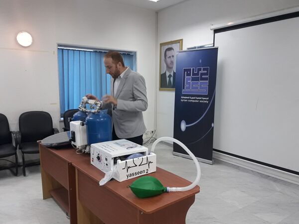 مهندس سوري يصنع جهاز تنفس صناعي بمواد محلية... فيديو مهندس سوري يصنع جهاز تنفس صناعي بمواد محلية... فيديو - سبوتنيك عربي