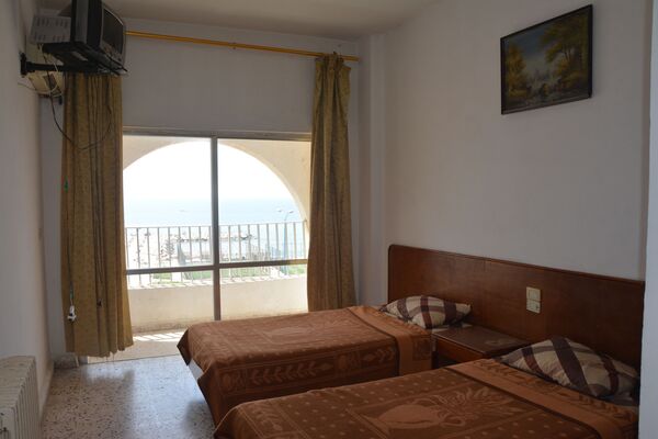 رجل أعمال سوري يقدم أحد فنادقه كمركز للحجر الصحي - سبوتنيك عربي