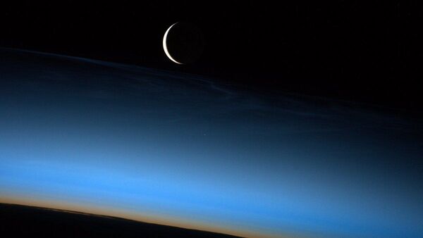صورة هلال القمر لرائد فضاء ناسا - سبوتنيك عربي