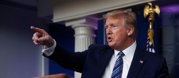 ترامب خلال مؤتمره اليومي لخلية الأزمة الأمريكية الأربعاء 22 أبريل نيسان 2020 - سبوتنيك عربي