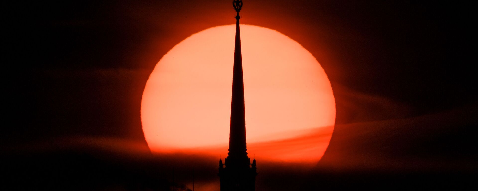 غروب الشمس على خلفية ساحة كودرينسكايا في موسكو - سبوتنيك عربي, 1920, 03.01.2024