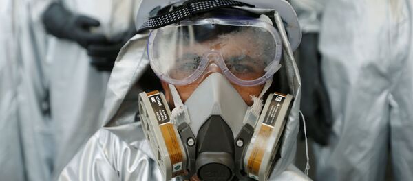 تعقيم الشوارع في صنعاء لمنع انتشار فيروس كورونا، اليمن 28 أبريل 2020 - سبوتنيك عربي