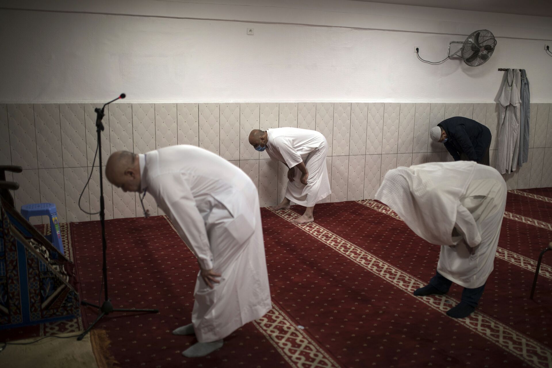 صلاة الجمعة في أحد المساجد جنوبي فرنسا في رمضان 2020 صلاة الجمعة في أحد المساجد جنوبي فرنسا في رمضان 2020 - سبوتنيك عربي, 1920, 02.11.2023