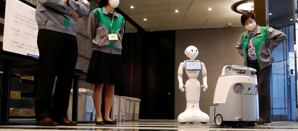 رجل آلي لتحية مرضى كورونا في اليابان - سبوتنيك عربي