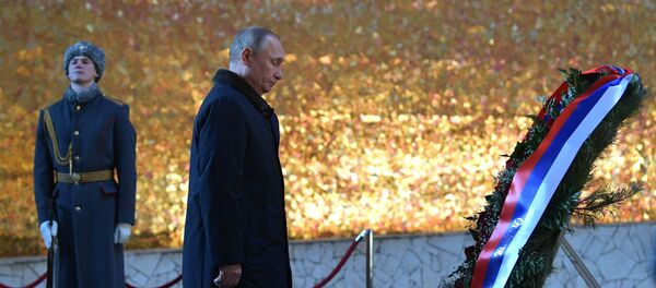 الرئيس الروسي فلاديمير بوتين عند ضريح الجندي المجهول  - سبوتنيك عربي