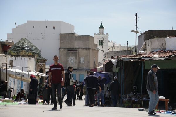 تونس تنطلق في تخفيف القيود وتدخل في الحجر الصحي الموجه... صور - سبوتنيك عربي