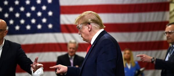 ترامب في زيارة لمصنع للأقنعة الطبية - سبوتنيك عربي