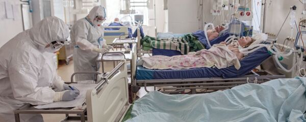 المرضى والعاملين الطبيين في مستشفى لعلاج فيروس كورونا بموسكو المرضى والعاملين الطبيين في مستشفى لعلاج فيروس كورونا بموسكو - سبوتنيك عربي