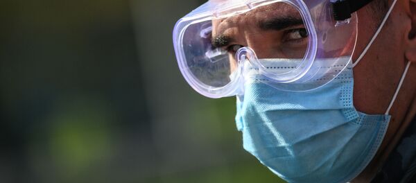 الخروج من الحجر الصحي بالتدريج - إدخال النظام الإجباري لارتداء الكمامات الطبية بسبب كورونا في موسكو بدءا من 12 مايو/ أيار 2020 الخروج من الحجر الصحي بالتدريج - إدخال النظام الإجباري لارتداء الكمامات الطبية بسبب كورونا في موسكو بدءا من 12 مايو/ أيار 2020 - سبوتنيك عربي