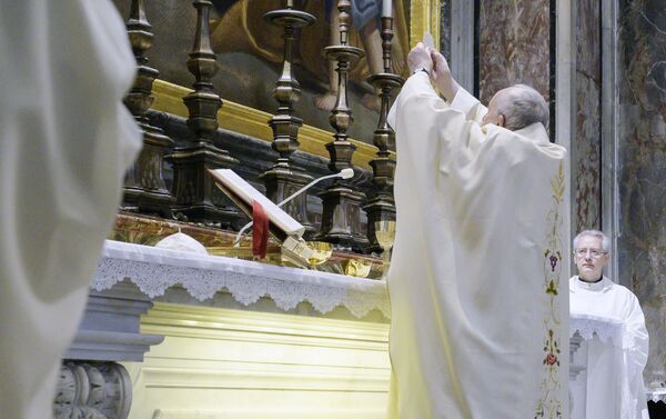 الفاتيكان يعيد فتح كاتدرائية القديس بطرس، إيطاليا 18 مايو  2020 - سبوتنيك عربي