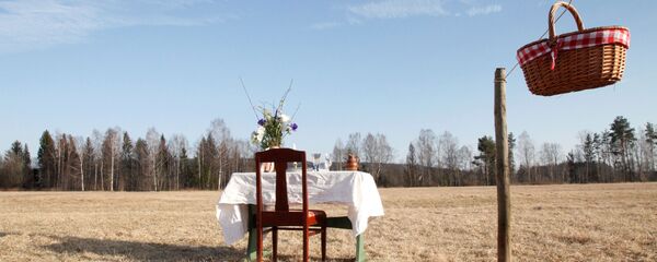  افتتاح المطاعم مع الحفاظ على قاعدة التباعد الاجتماعي منعا للإصابة بفيروس كورونا - رانستار، السويد 11 مايو 2020 - سبوتنيك عربي