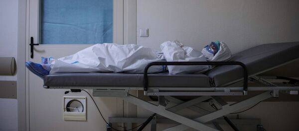 فحص و معالجة مرضى كوفيد-19 (كورونا) في مستشفى بيروغوفا في موسكو، روسيا  18 مايو 2020 - سبوتنيك عربي