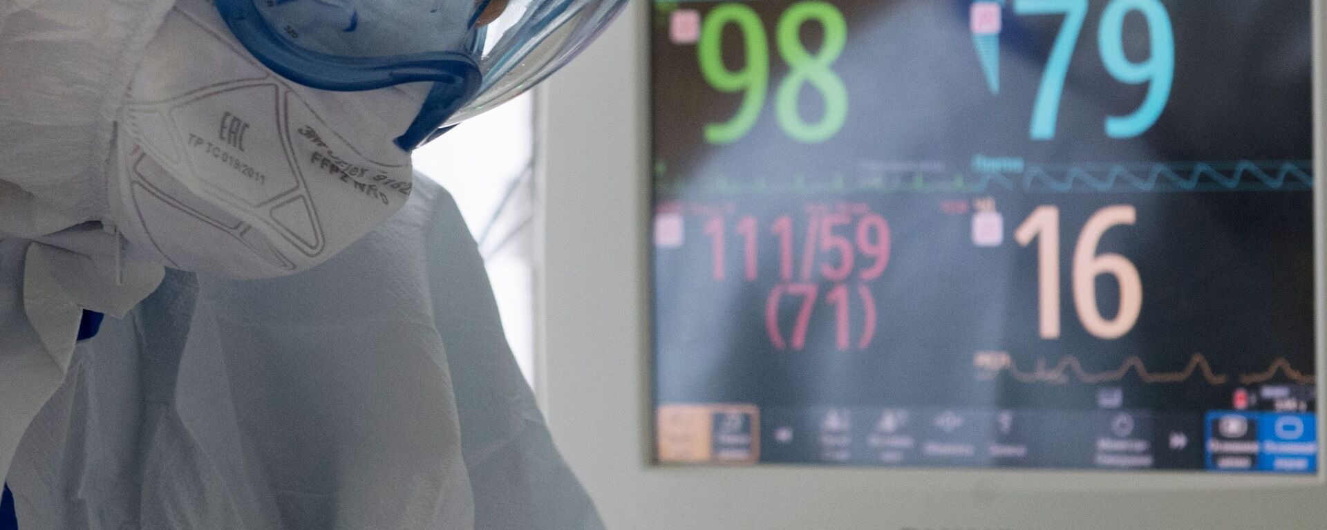 فحص و معالجة مرضى كوفيد-19 (كورونا) في مستشفى بيروغوفا في موسكو، روسيا  18 مايو 2020 - سبوتنيك عربي, 1920, 02.01.2022