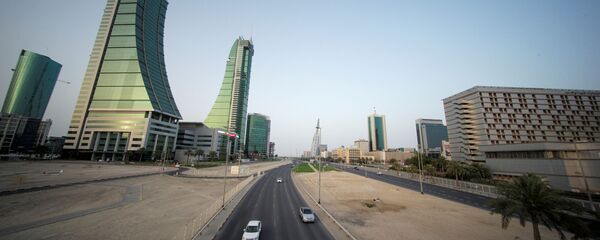 منظر عام لمركز البحرين المالي خلال ساعات المساء الأولى في المنامة - سبوتنيك عربي