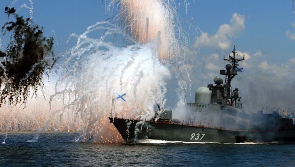 بروفة العرض العسكري البحري في فلاديفوستوك الروسية، في القاعدة الرئيسية لأسطول المحيط الهادئ - سبوتنيك عربي