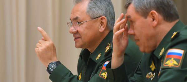 وزير الدفاع الروسي سيرغي شويغو ورئيس الأركان العامة للقوات المسلحة الروسية فاليري غيراسيموف قبل الاجتماع، 5 ديسمبر 2019 وزير الدفاع الروسي سيرغي شويغو ورئيس الأركان العامة للقوات المسلحة الروسية فاليري غيراسيموف قبل الاجتماع، 5 ديسمبر 2019 - سبوتنيك عربي