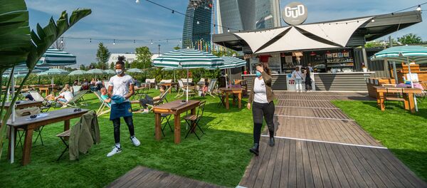 تخفيف قيود الحجر الصحي المفروضة بسبب جائحة كورونا في ميلانو، إيطاليا مايو 2020 تخفيف قيود الحجر الصحي المفروضة بسبب جائحة كورونا في ميلانو، إيطاليا مايو 2020 - سبوتنيك عربي