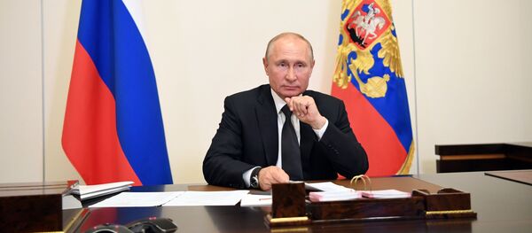 18 مايو 2020. الرئيس الروسي فلاديمير بوتين يعقد مؤتمرا على الإنترنت مع ممثلي داغستان. - سبوتنيك عربي