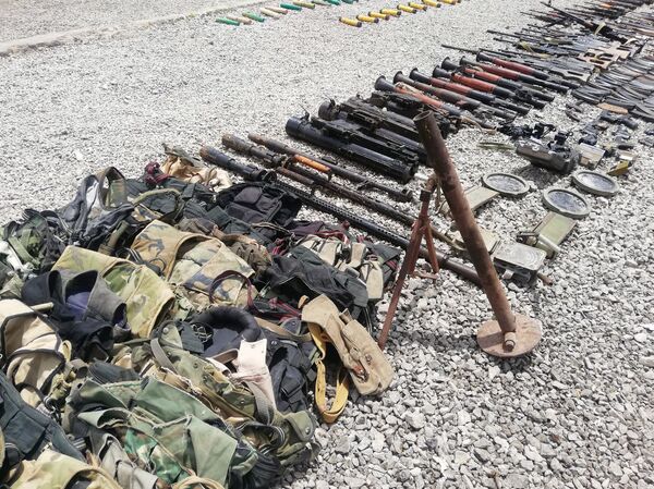  الأمن السوري يضبط أسلحة وذخائر بريف درعا... صور وفيدو - سبوتنيك عربي