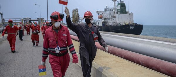 وصول ناقلة نفط فورتشن، أولى الشحنات النفطية من إيران إلى فنزويلا، معمل إل باليتو، 25 مايو 2020 - سبوتنيك عربي