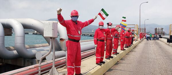 وصول ناقلة نفط فورتشن، أولى الشحنات النفطية من إيران إلى فنزويلا، معمل إل باليتو، 25 مايو 2020 - سبوتنيك عربي