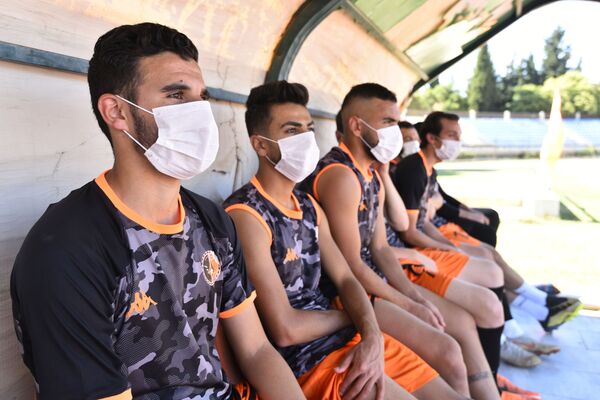 أول دوري عربي يستعيد نشاطه في دمشق... السيد: ننتظر تذوق ملح الملاعب.. فيديو وصور - سبوتنيك عربي