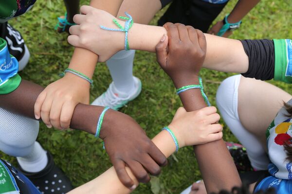 بتوحيد الأصدقاء نقوم بتوحيد العالم.. برنامج كرة القدم من أجل الصداقة يطلق لعبة جديدة بتوحيد الأصدقاء نقوم بتوحيد العالم.. برنامج كرة القدم من أجل الصداقة يطلق لعبة جديدة - سبوتنيك عربي