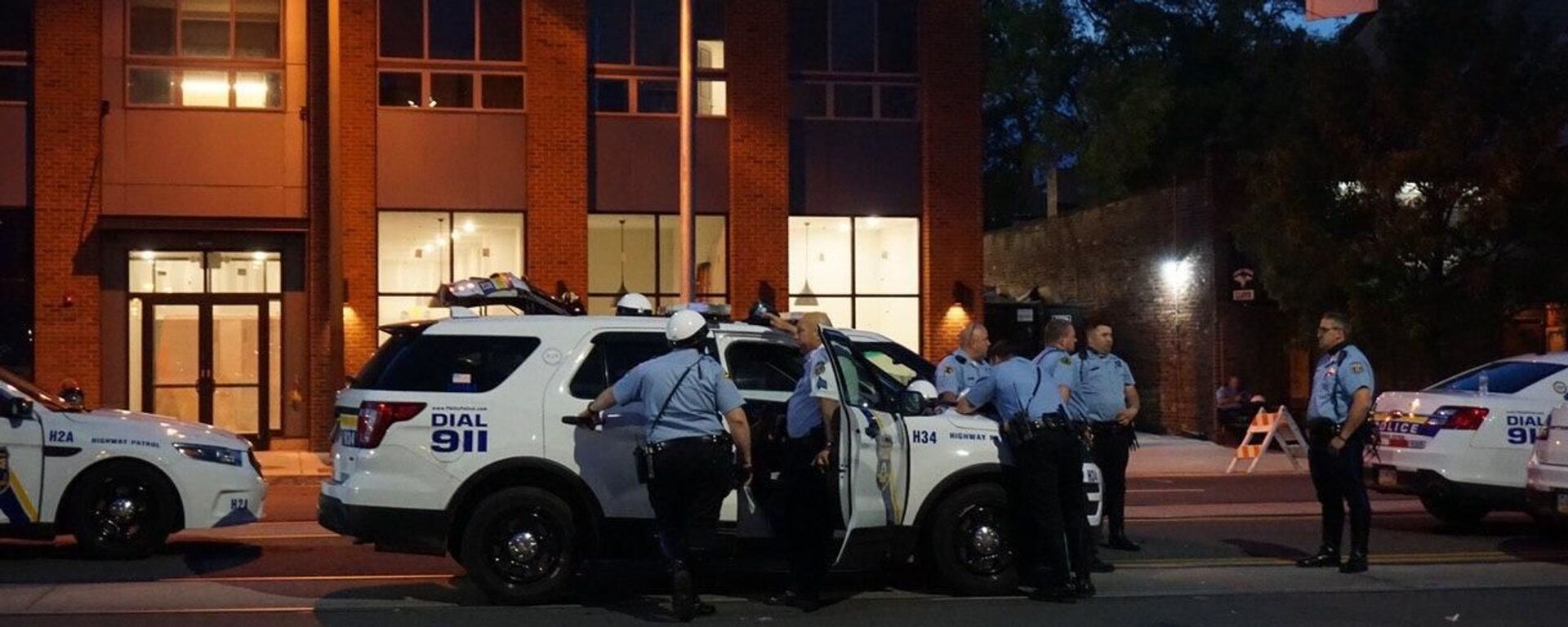 احتجاجات «جورج فلويد» في فيلادلفيا، بنسلفانيا، الشرطة الأمريكية، الولايات المتحدة 3 يونيو 2020 - سبوتنيك عربي, 1920, 28.03.2023